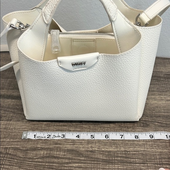 DKNY White Leather Satchel/Crossbody 🤍 - Picture 9 of 16